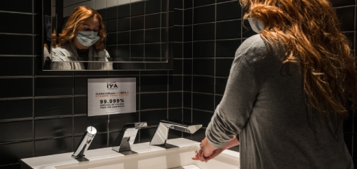 woman washing hands in an XLERATOR Sink System